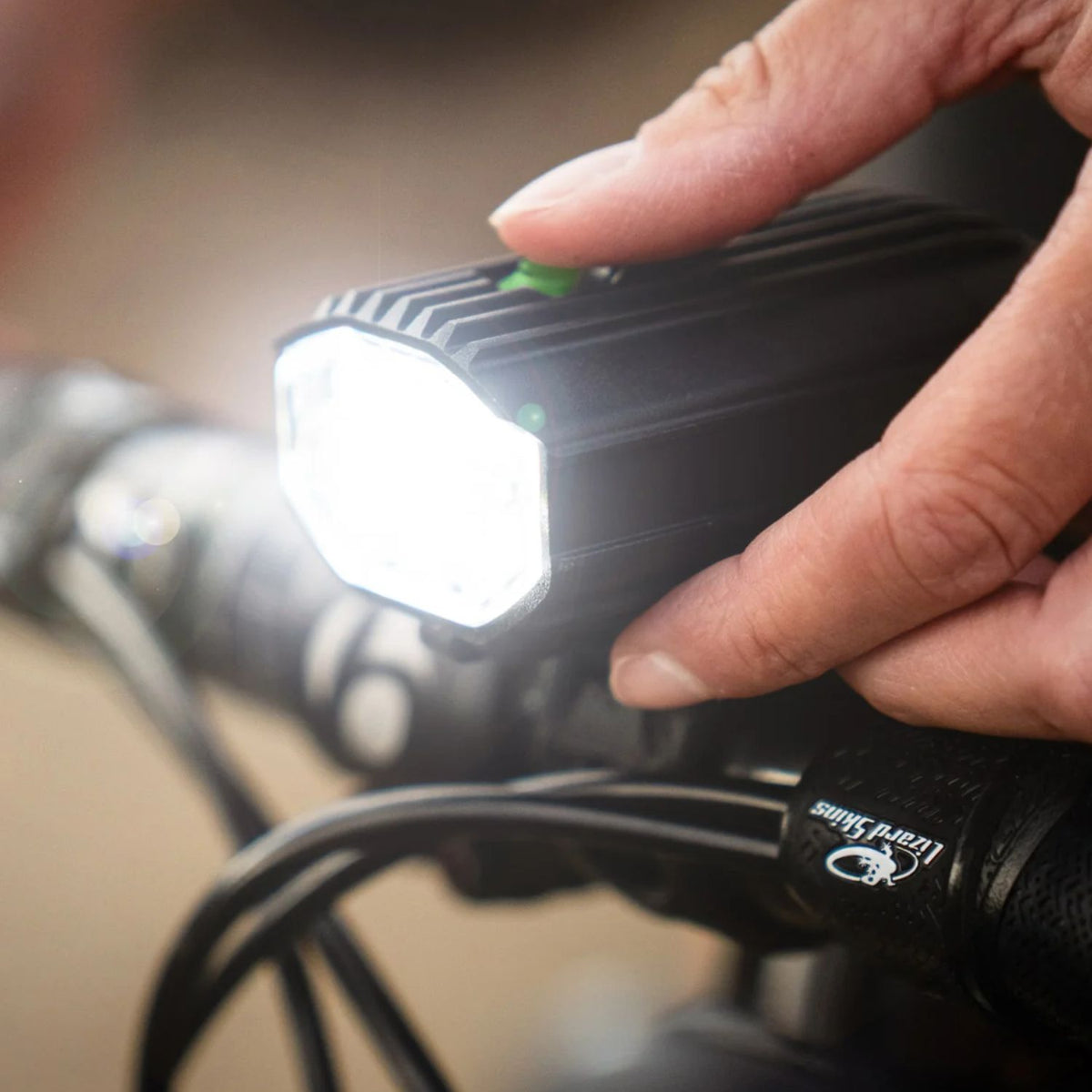 Lumière Avant Lite Drive 1200+ action